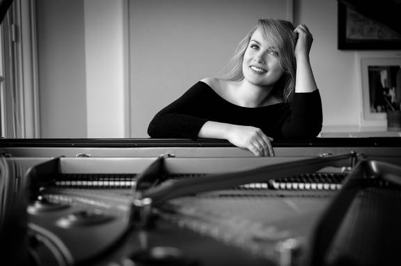 Katharina Treutler HOME 1