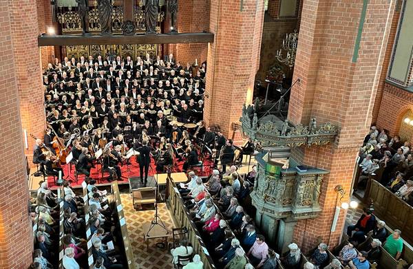 Güstrower Kantorei mit Partnerchören am 21.09.2025 in der Güstrower Pfarrkirche &copy; Heiko Kopp