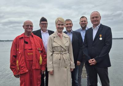 Drei Katastrophenschützer aus dem Landkreis Rostock geehrt (. Jan Skibbe vom ASB-Kreisverband Bad Doberan (Sanitätszug Nord), Ralph Albrecht von der DLRG-Ortsgruppe Laage-Kronskamp (Wassergefahrengruppe Süd) und Bernd Klischke vom DRK-Kreisverband Bad Doberan (Betreuungszug Nord) Ehrung - Drei Katastrophenschützer aus dem Landkreis Rostock