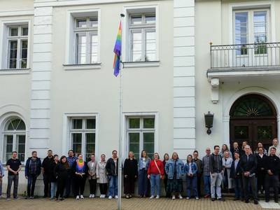 Das Sozialamt mit Amtsleiterin Ina-Maria Fahning anlässlich des 13. Deutschen Diversity-Tages am 27.05.2025 © Landkreis Rostock Das Sozialamt mit Amtsleiterin Ina-Maria Fahning anlässlich des 13. Deutschen Diversity-Tages am 27.05.2025