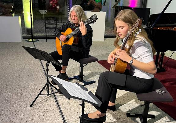 Inga Henke und Burghardt Steltner im Konzert „Energie für Nachwuchs“ im November 2024 / Ulrike Bennöhr
