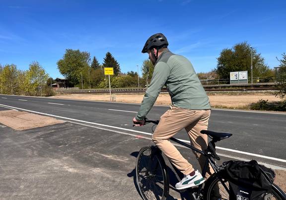 außerorts schließt der neue Radweg an den bestehenden an / Landkreis Rostock
