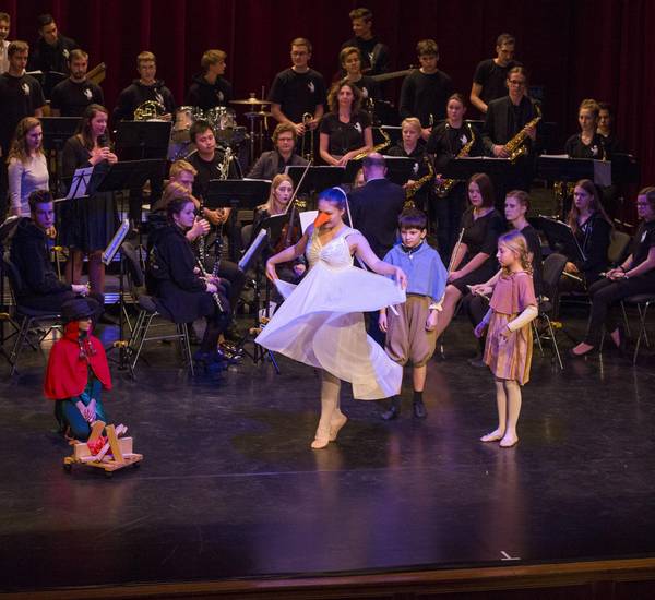 Tanzaufführung Ciderella und Aurora © Kreismusikschule Landkreis Rostock Tanzaufführung Ciderella und Aurora