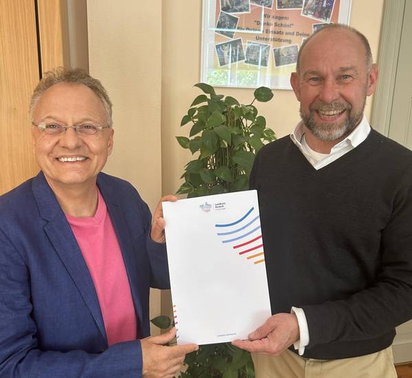 Jochen Arenz, Bürgermeister der Stadt Bad Doberan und Romulad Bittl, Wirtschaftsdezernent des Landkreises Rostock
